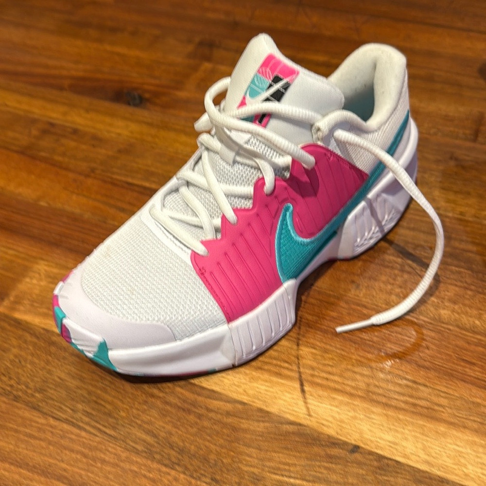 Nike Zoom Challenge Women’s BNIB